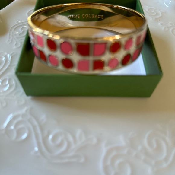 ♠️ Kate Spade “Have Courage “ Bangle Bracelet Red, Pink, White And Gold ♠️ - Picture 2 of 3